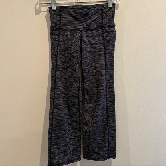 Athleta Pants - Athleta cropped split back leggings‎